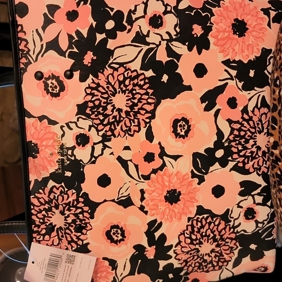 Kate Spade Tote - Picture 5 of 12